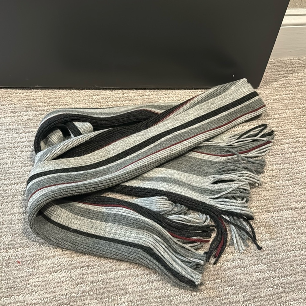 ⭐️Luxury Scarf NEW - Picture 2 of 4